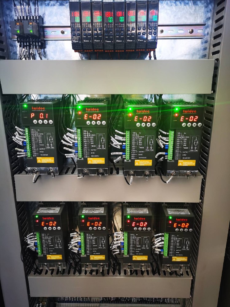 电力调整器输出电压过低的原因和解决法子有哪些？