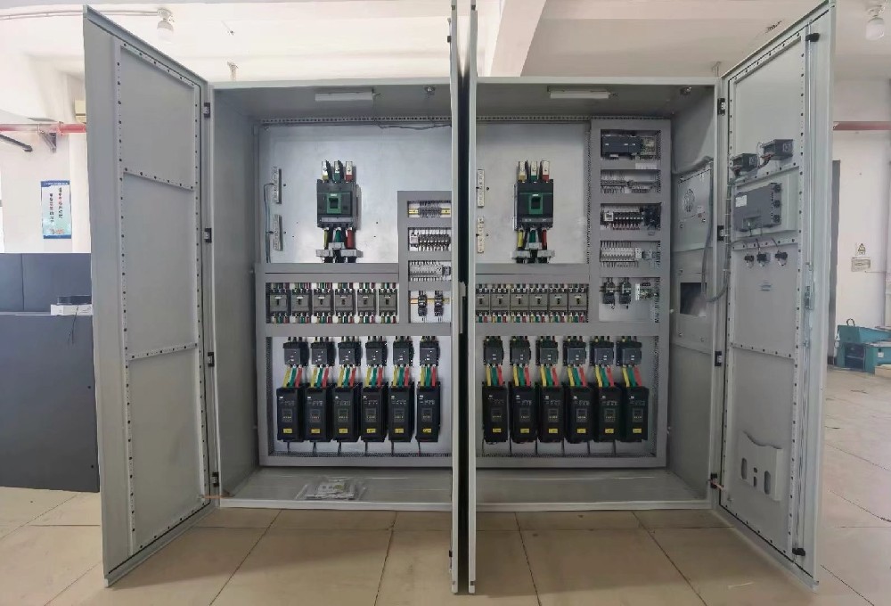 不幼心将电力调整器的表壳败坏，自行更换表壳会不会影响设备的防护等级和正常使用？